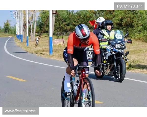 自行车选手比赛中的体能调节法
